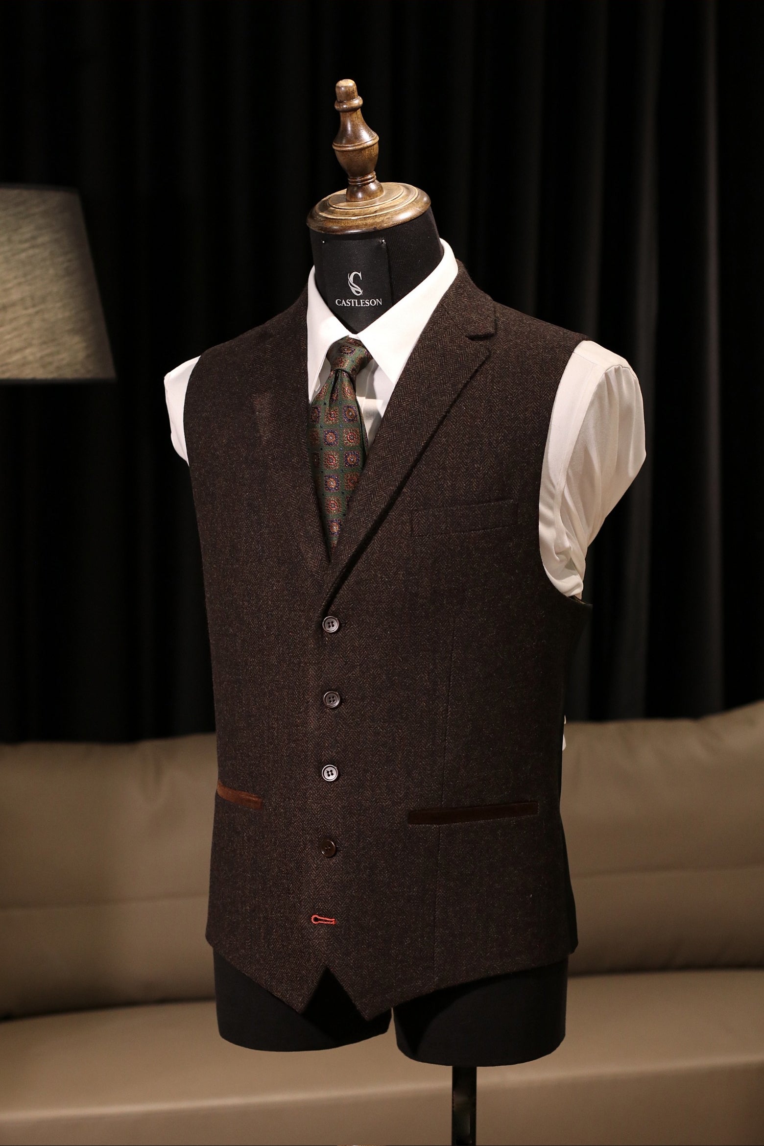 CASTLESON Chief Brown – Driedelig pak donkerbruin tweed 12