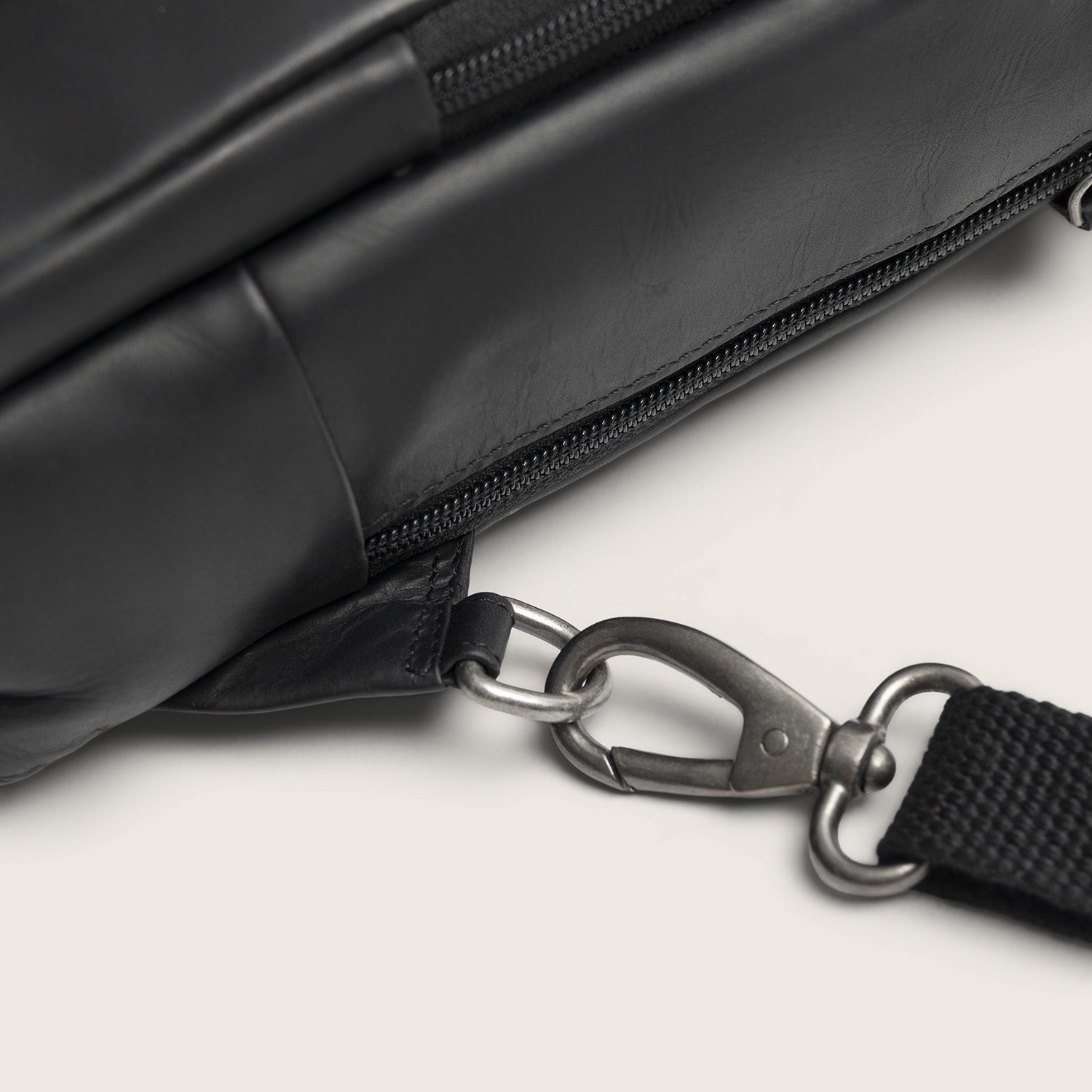 Leren Sling Bag Zwart Riga