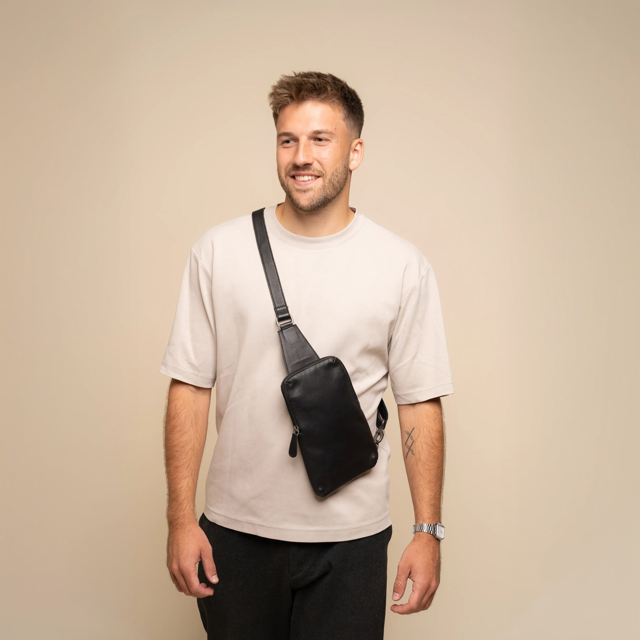 Leren Sling Bag Zwart Isley