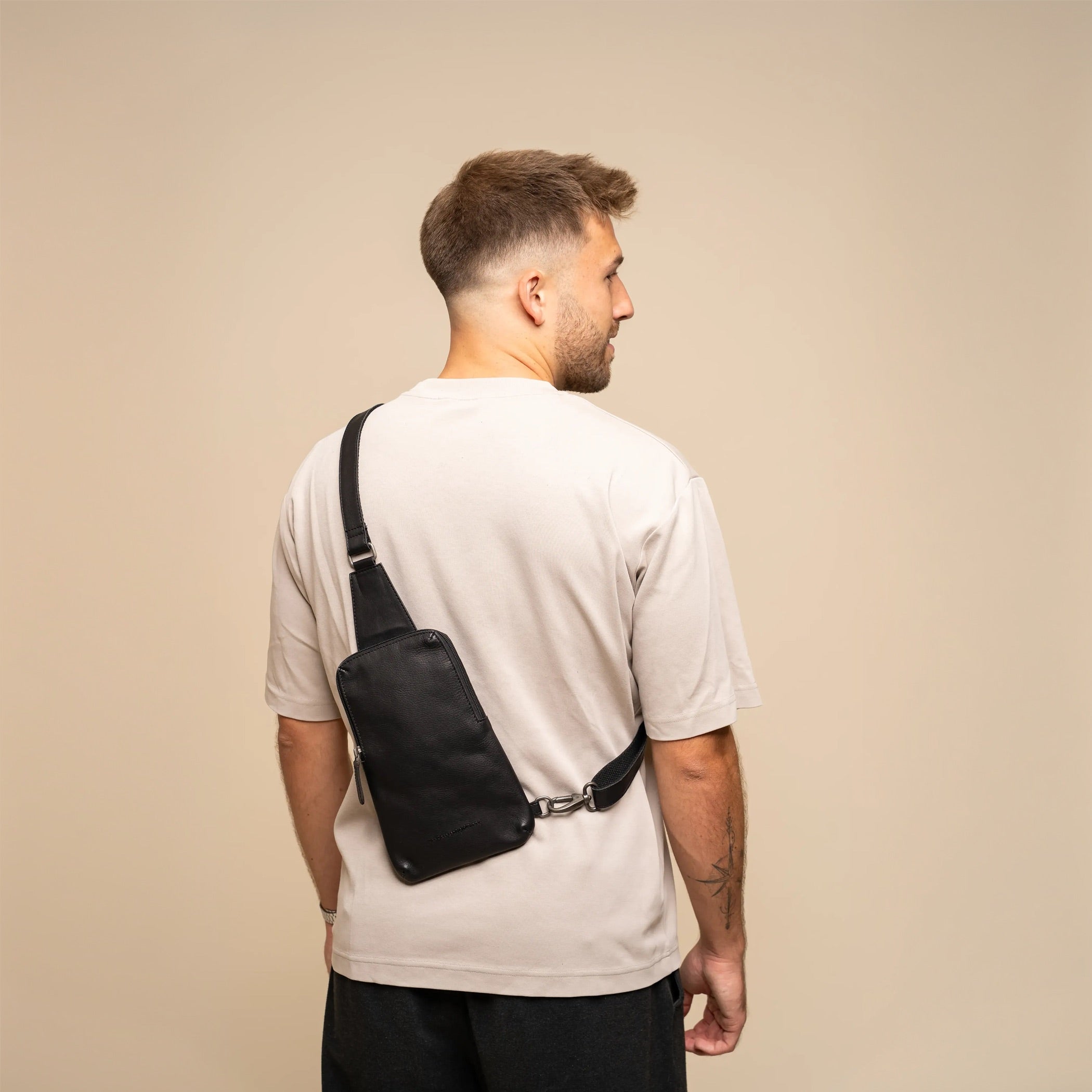 Leren Sling Bag Zwart Isley