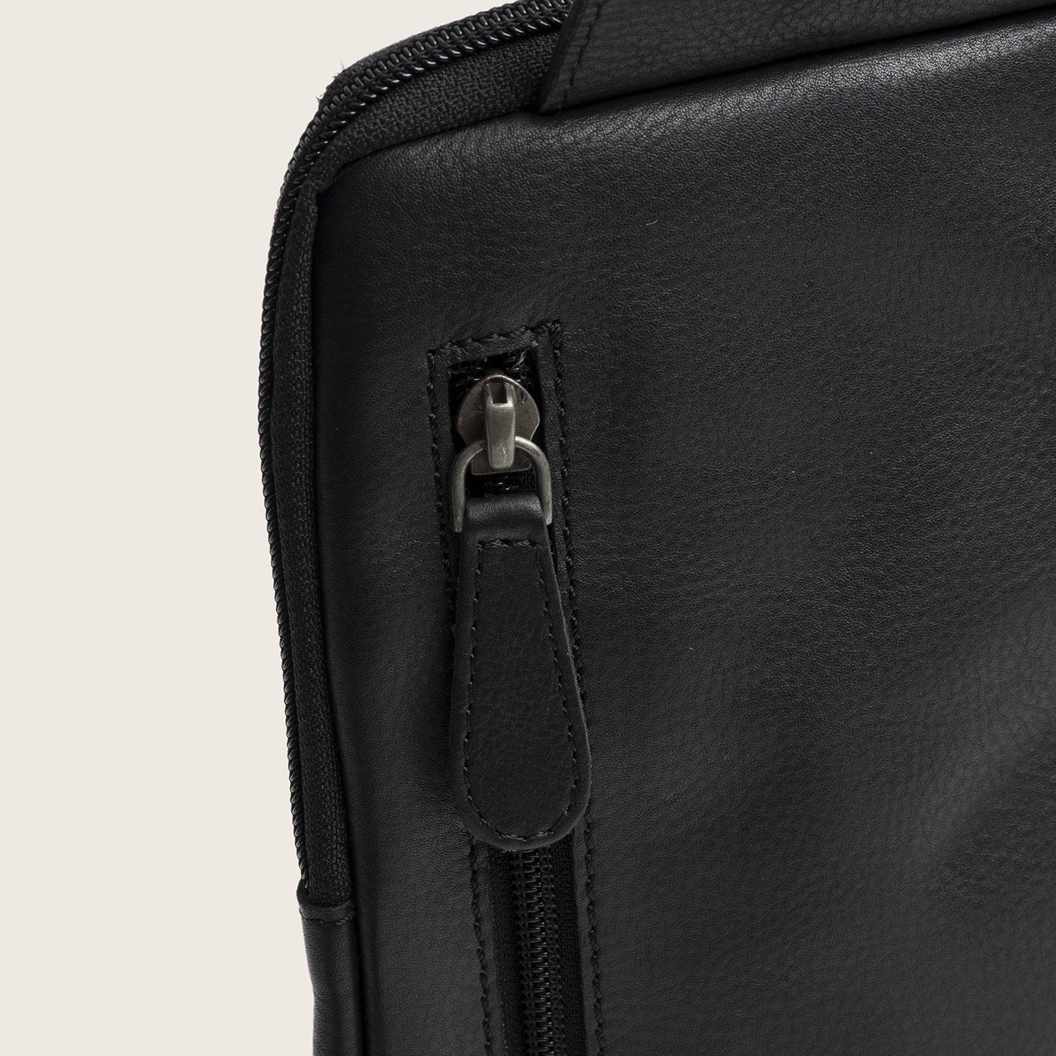 Leren Sling Bag Zwart Isley