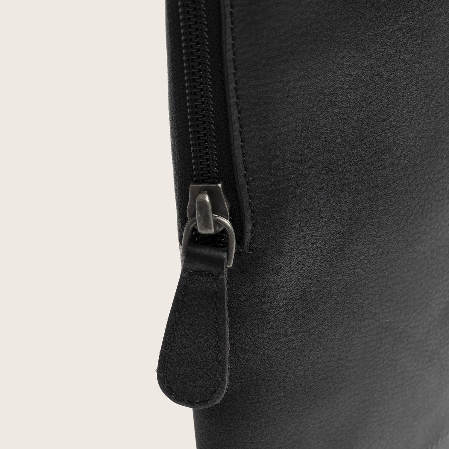 Leren Sling Bag Zwart Isley
