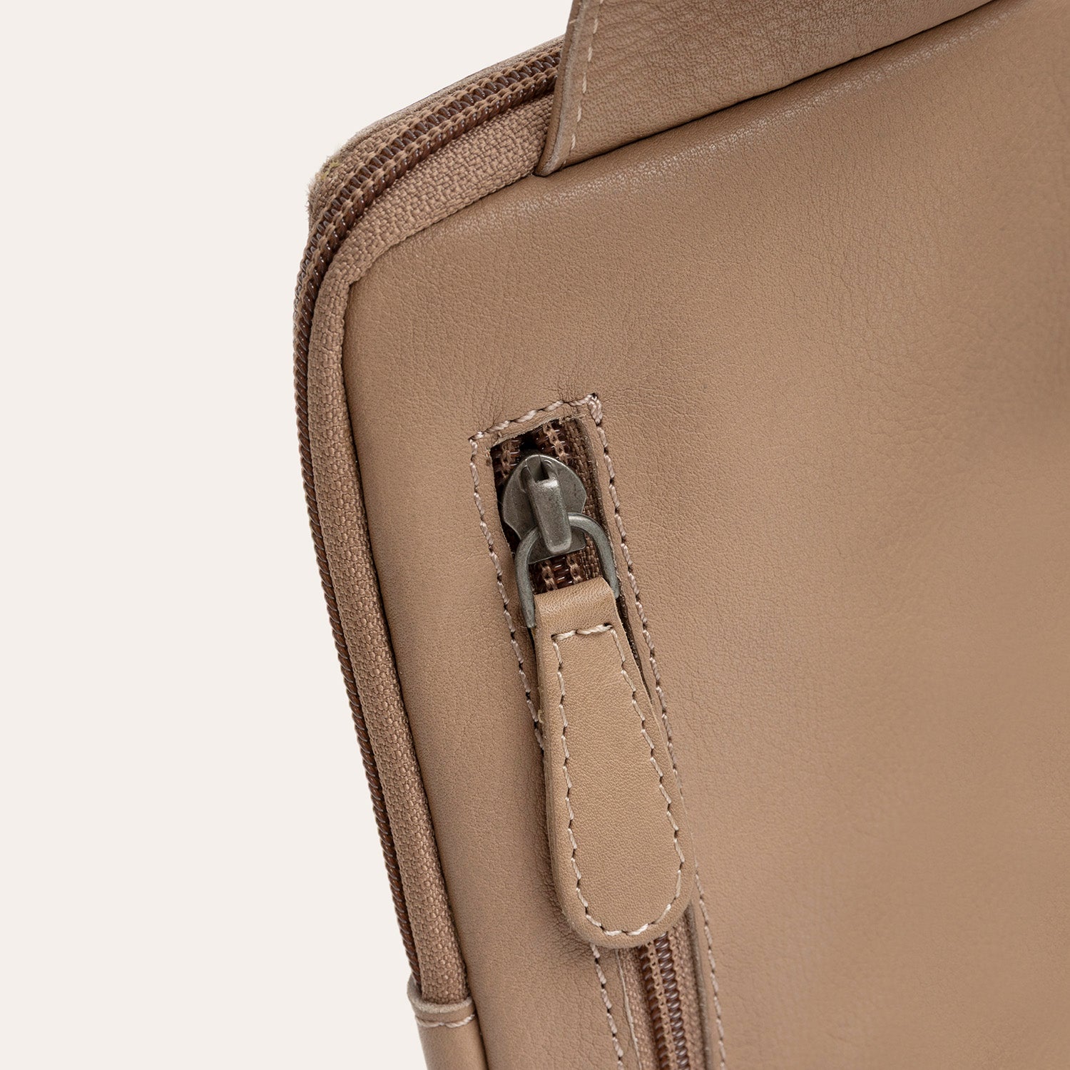 Leren Sling Bag Taupe Isley