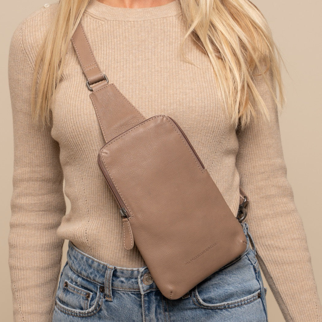 Leren Sling Bag Taupe Isley