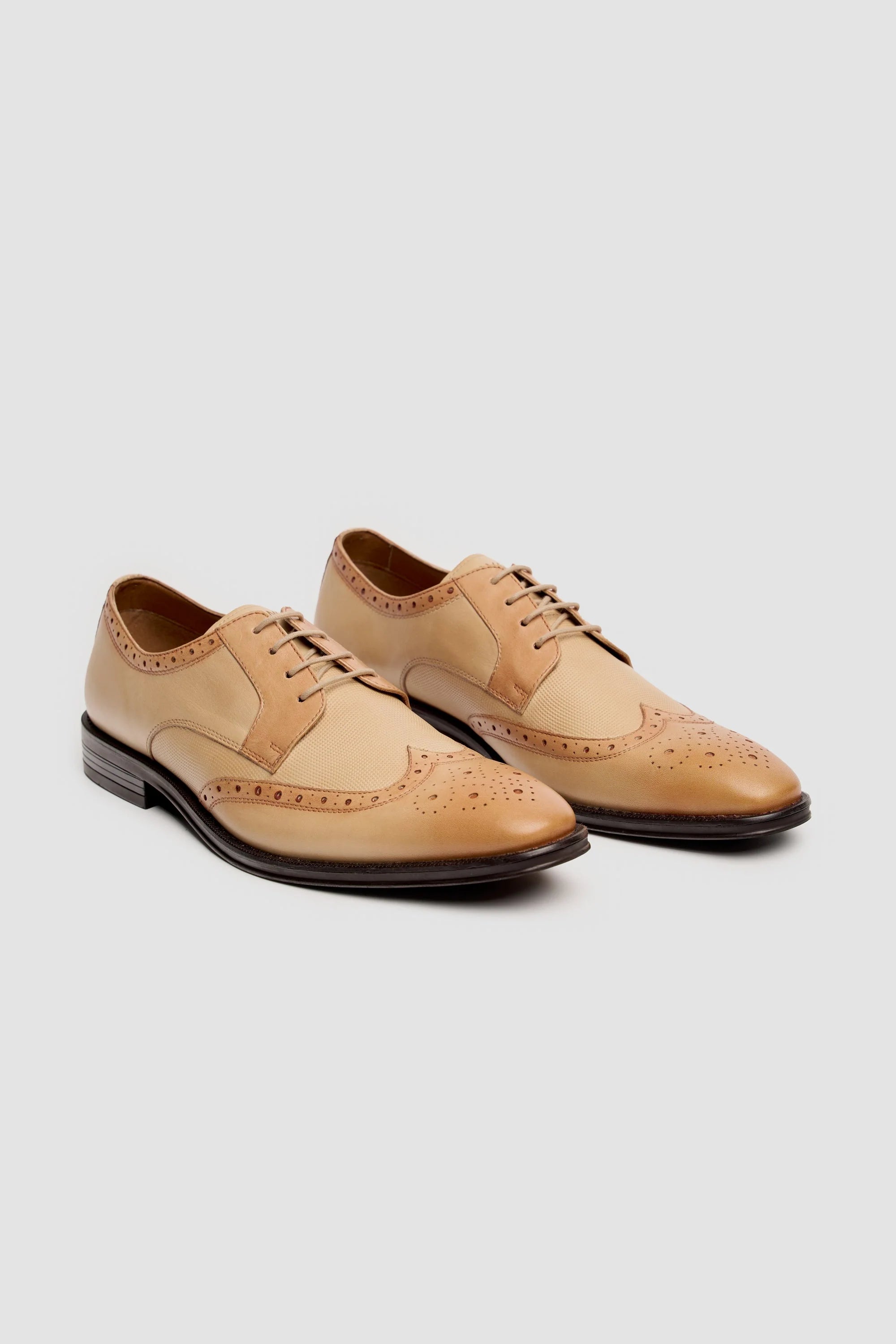 Cavani Lorenzo Schoenen Ivory - Wingtip Brogue