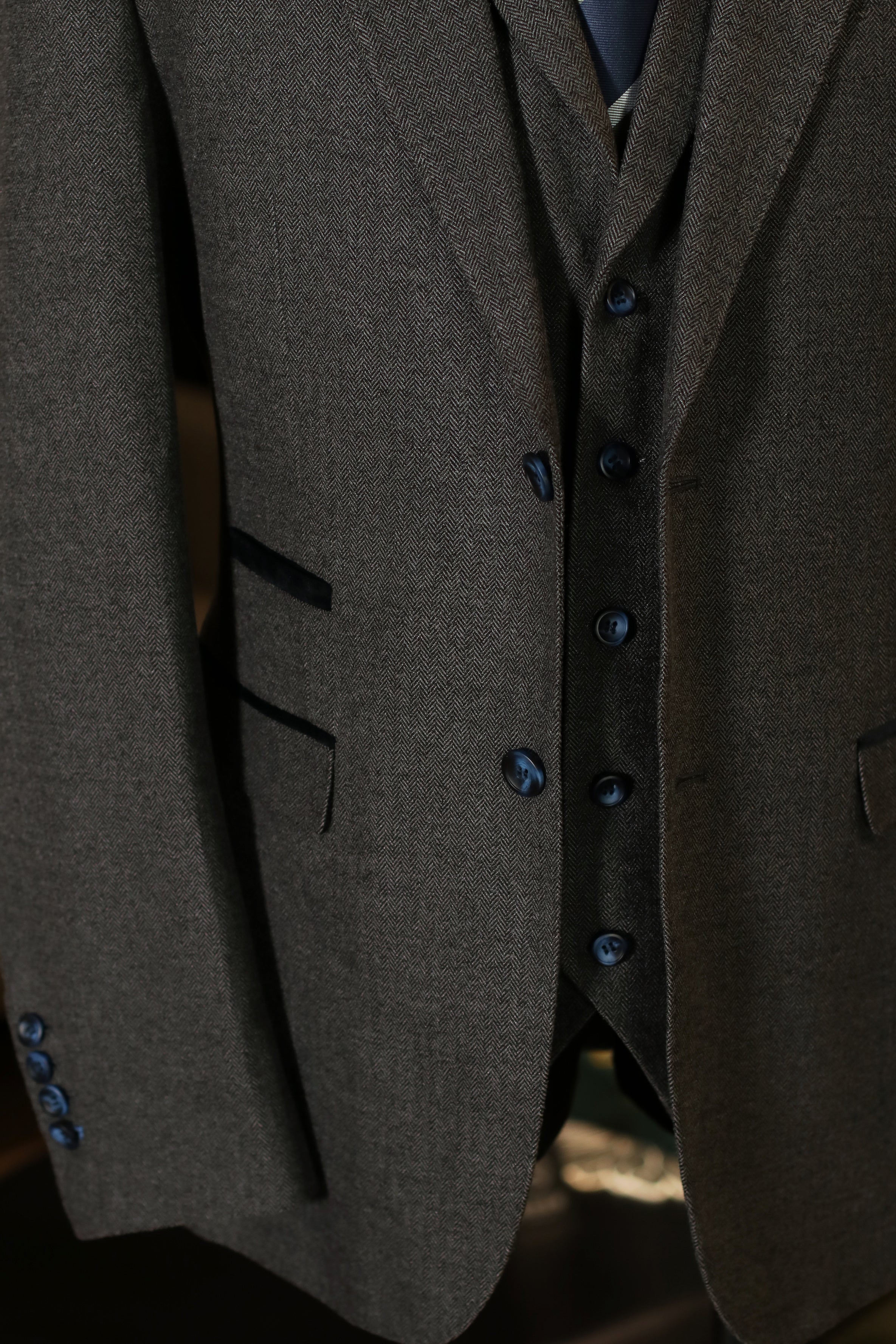 details-colbert-chief-grey
