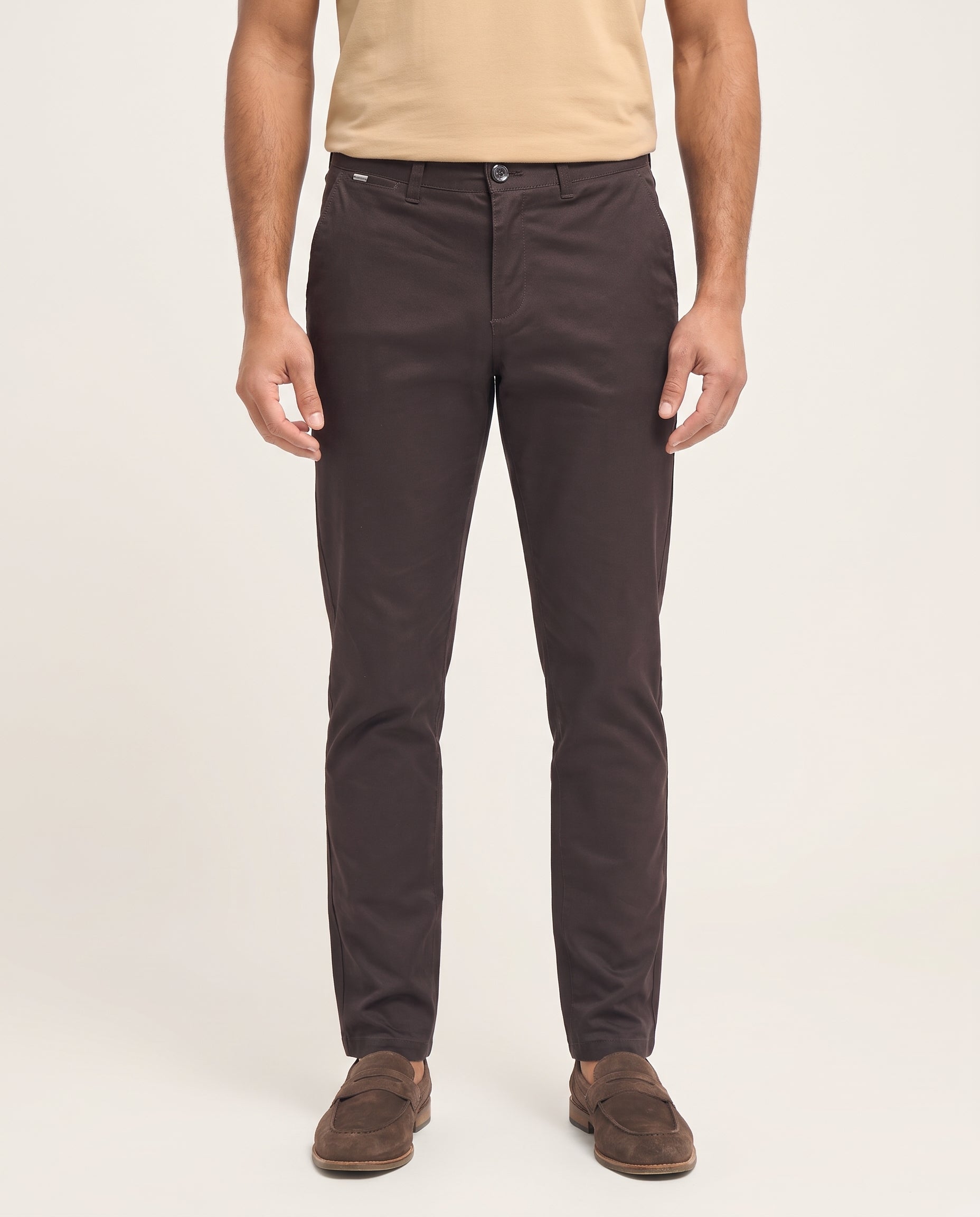 Chino broek heren Chocolate - Cavani Dakota Chocolate – modelfoto
